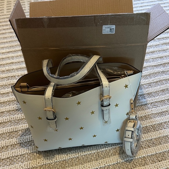 Gold Star Patterned White Handbag - Picture 5 of 5